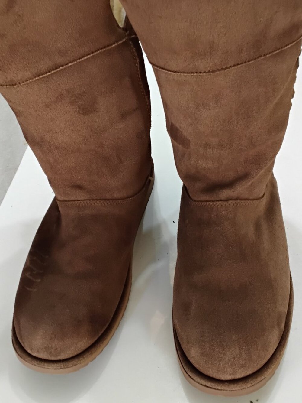 EMU Australia Sandy Bay Fold-Over Suede Sheepskin Boots – Women's 9 / Men's 8